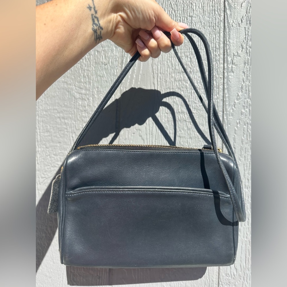 Vintage Coach Slim Zip in Navy!
